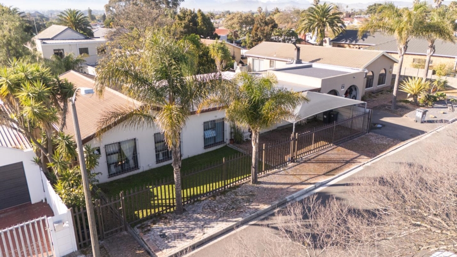 3 Bedroom Property for Sale in Zoo Park Western Cape